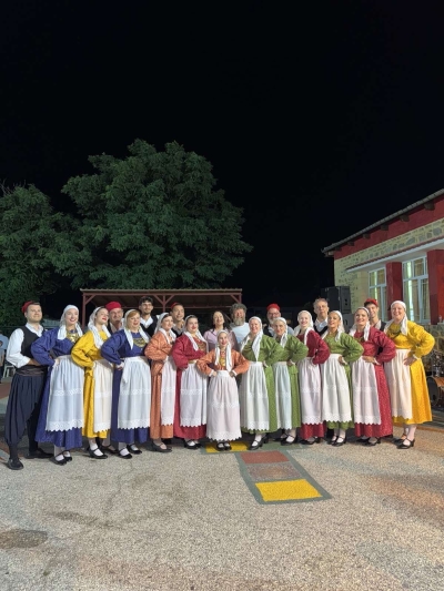 &Tau;&omicron; &Kappa;&Epsilon;.&Lambda;.&Epsilon;. &sigma;&tau;&omicron;&nu; &Alpha;&epsilon;&tau;ό &Phi;&lambda;ώ&rho;&iota;&nu;&alpha;&sigmaf;