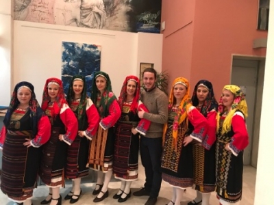 &Tau;&omicron; &Kappa;&Epsilon;.&Lambda;.&Epsilon; &tau;&iota;&mu;ά &tau;&omicron;&upsilon;&sigmaf; &pi;&omicron;&lambda;ύ&tau;&epsilon;&kappa;&nu;&omicron;&upsilon;&sigmaf;