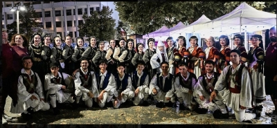 &Tau;&omicron; &Kappa;&Epsilon;&Lambda;&Epsilon; &sigma;&upsilon;&mu;&mu;&epsilon;&tau;&epsilon;ί&chi;&epsilon; &sigma;&tau;&omicron; 4&omicron; &Phi;&epsilon;&sigma;&tau;&iota;&beta;ά&lambda; &Nu;&epsilon;&omicron;&lambda;&alpha;ί&alpha;&sigmaf; &tau;&omicron;&upsilon; &Delta;ή&mu;&omicron;&upsilon; &Lambda;&alpha;&rho;&iota;&sigma;&alpha;ί&omega;&nu;