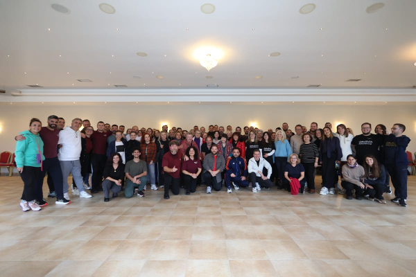 &Tau;&omicron; &Kappa;&Epsilon;.&Lambda;.&Epsilon;. &pi;&rho;&alpha;&gamma;&mu;&alpha;&tau;&omicron;&pi;&omicron;ί&eta;&sigma;&epsilon; έ&nu;&alpha; &alpha;&kappa;ό&mu;&eta; &sigma;&eta;&mu;&alpha;&nu;&tau;&iota;&kappa;ό &sigma;&epsilon;&mu;&iota;&nu;ά&rho;&iota;&omicron; &gamma;&iota;&alpha; &tau;&eta; &delta;&iota;ά&sigma;&omega;&sigma;&eta; &kappa;&alpha;&iota; &tau;&eta; &delta;&iota;ά&delta;&omicron;&sigma;&eta; &tau;&eta;&sigmaf; &pi;&alpha;&rho;ά&delta;&omicron;&sigma;&eta;&sigmaf;